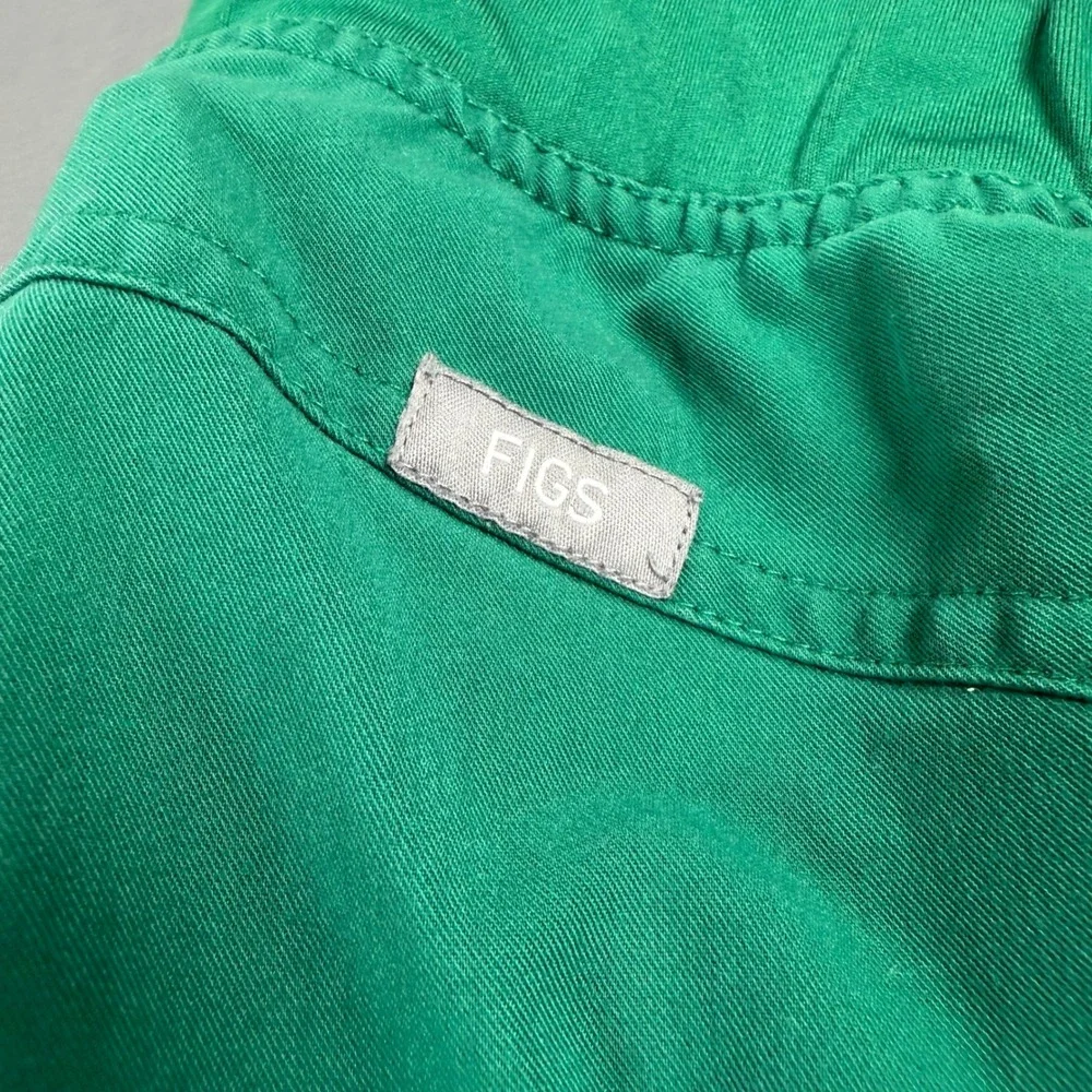 FIGS Technical Collection Green Cargo Scrub Pants Womens Small